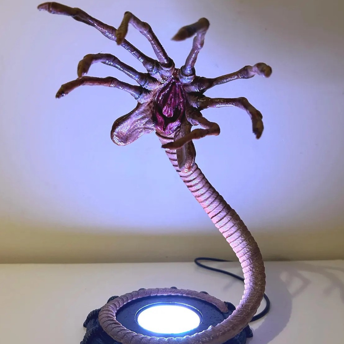 Alien Facehugger Lamp Nightlig - Lighting Decoration Ideas recension och pris